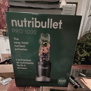 Pro 1000  Nutibullet Blender - Black and Silver